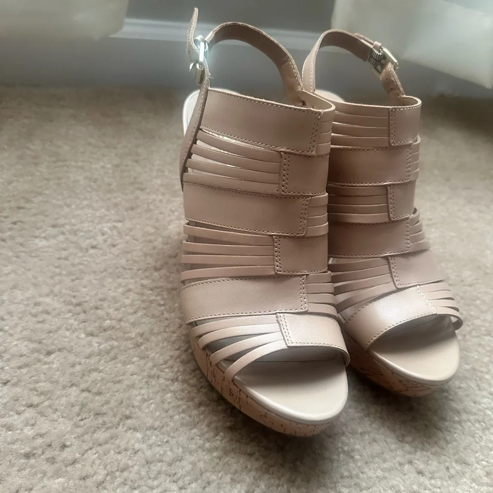 Franco Sarto Sharp Leather Platform Wedge Sandals | Size 9 | Neutral Tan